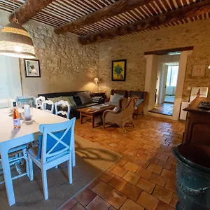 Hébergement de vacances De Panier, Caderousse